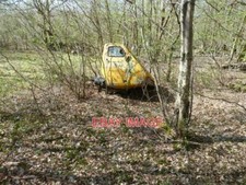 PHOTO  ABANDONED RELIANT ANT