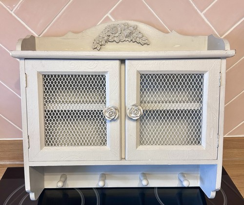 Vintage shabby chic wall - chic,
