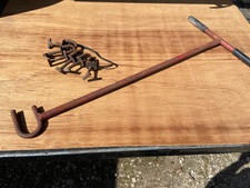Manhole cover lifting keys