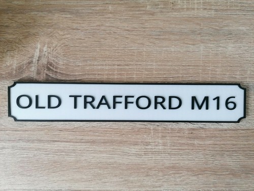 Old trafford man - man, display