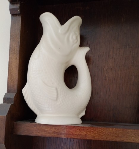 White dartmouth fish glug - 9.5",
