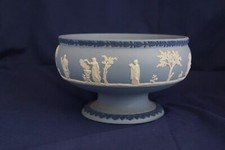 Large Wedgwood Tri-Colour Pedestal Fruit Bowl