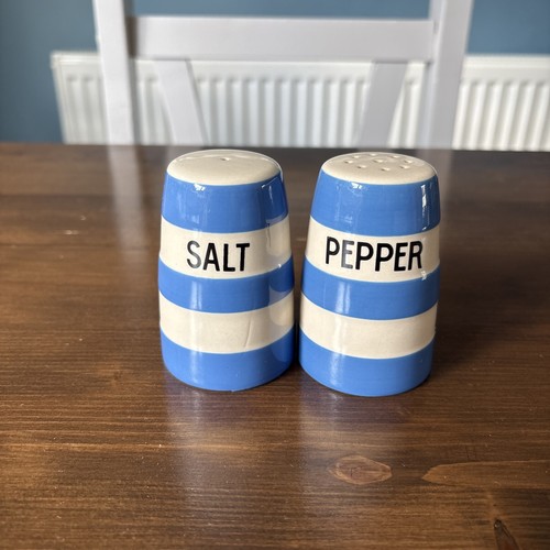 Green cornishware salt - t, &