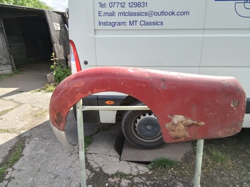 Tr3 rear wing - x2, near
