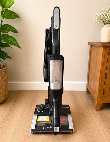 Shark stratos upright vacuum - shark,