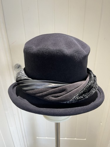 Whiteley black velour - whiteley,