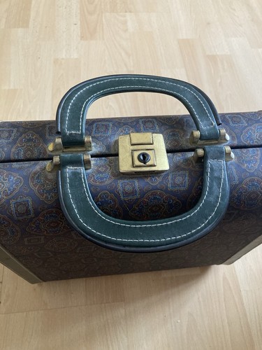 Vintage hard shell vanity case - vanity,