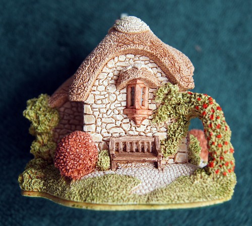Lilliput lane wight - lilliput,