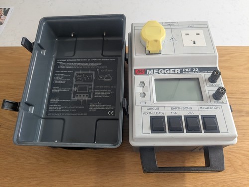 Megger pat32 portable - megger,