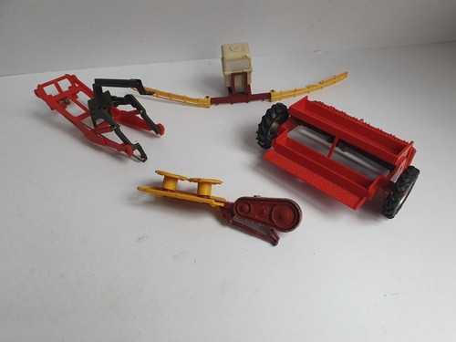 Britains farm accessories - britains, x