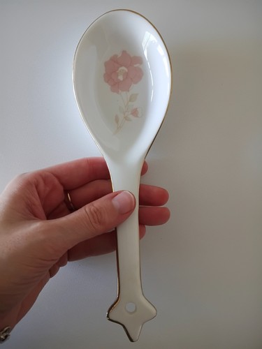 Chinese porcelain soup rice - or,