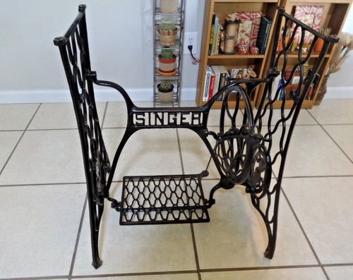 Antique singer cast iron - iron, base