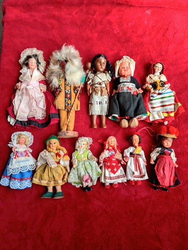 Collectible national dolls - 11,