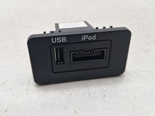Land Rover Discovery 4 L319 HSE 2011 USB IPOD Port Socket AH2219C166AA