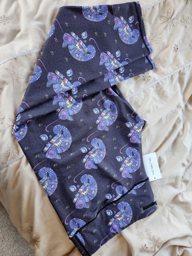 Lucy locket loves leggings - locket,
