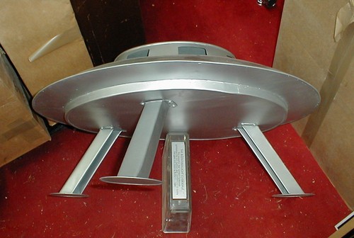 Flying saucer - flying, sci