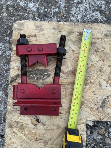 Footprint bench vice pipe - bench,