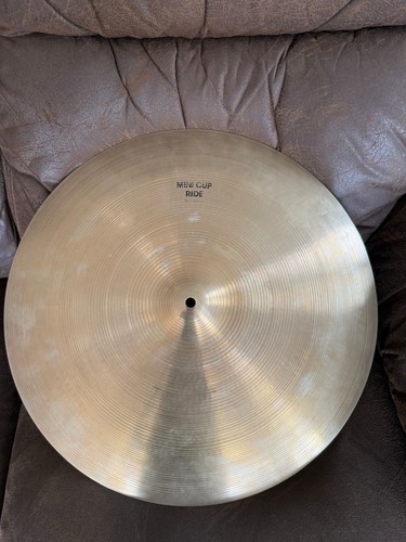 Zildjian avedis mini cup - 20”,