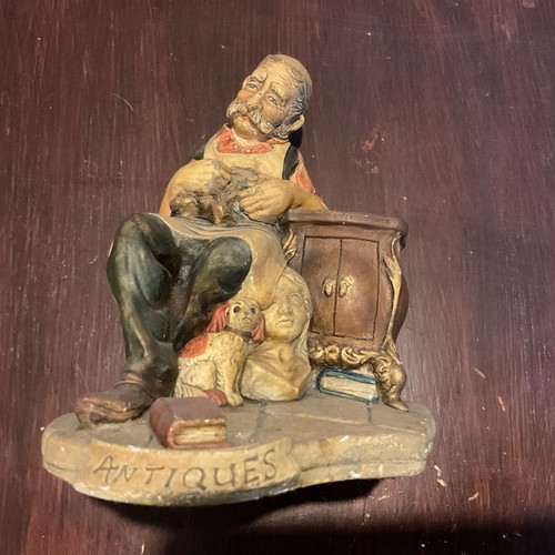 Vintage resin figure old - figure, man