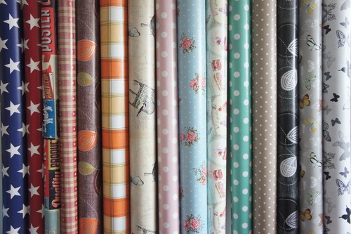 Round wipe clean tablecloth - round,