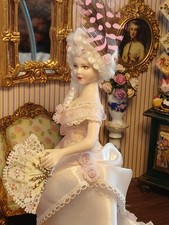 1/12 Porcelin Dolls House Doll