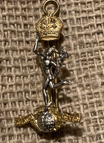 Royal signals corps cap badge - corps,