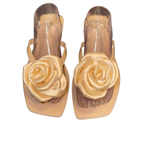 Trae satin flower - trae,