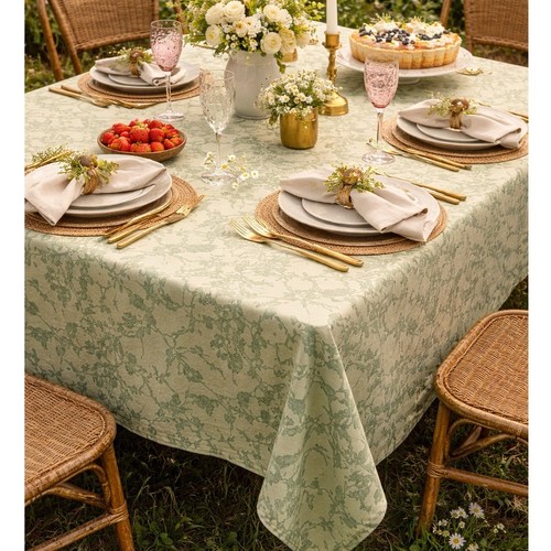Green botanical toile print - green,