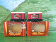 Hornby R.009 Golden Shred Closed wagon - boxed
