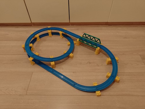 Spiral track tomy - spiral,