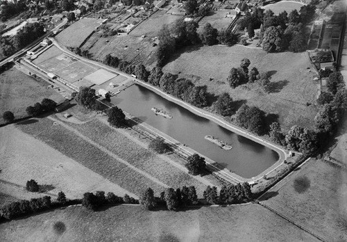 The boating lake warminster - the,