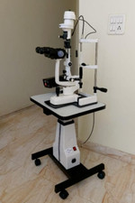 Slit Lamp With Motorized Table