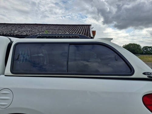 White mitsubishi l200 canopy - mitsubishi,
