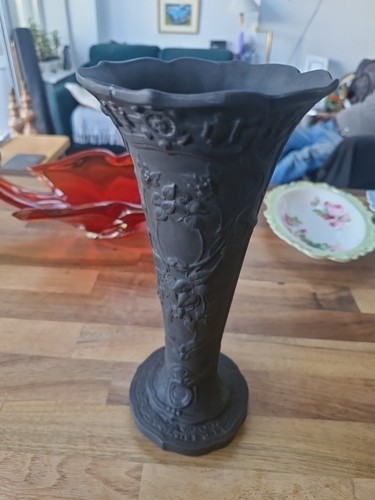 Wedgewood black trumpet vase - black,