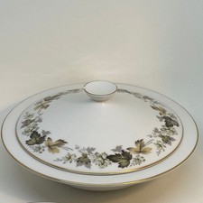ROYAL DOULTON Larchmont TUREEN