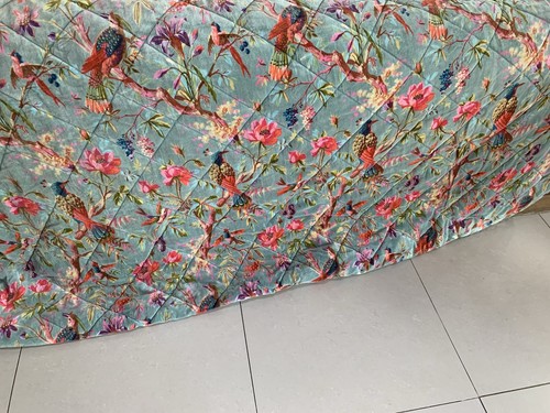 Luxurious quilted velvet - luxurious,
