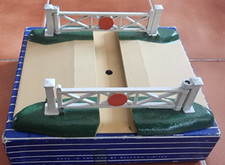 Hornby Dublo D1 Train Station Town Level Crossing OO Gauge Boxed Good Condition