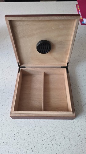 Cigar humidor mahogany - humidor, in