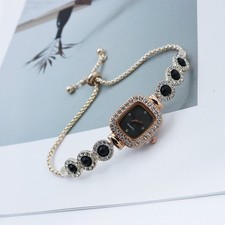 Fashionable Square Quartz Watch with Comfortable Bracelet Strap Design