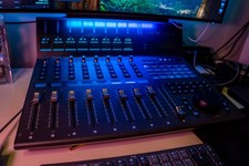 ICON  V1-M - USB MIDI DAW Controller BOXED - Excelent condition