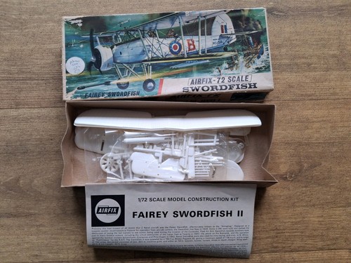 Airfix red stripe fairey - red,