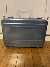 Zero Halliburton Aluminium