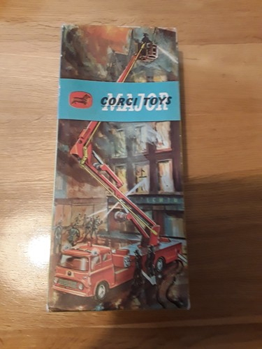 Corgi toys 1127 simon - toys,