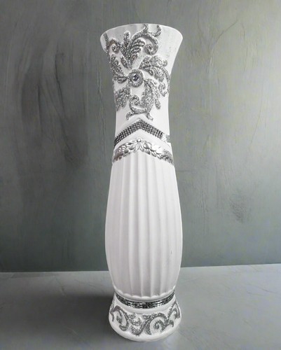 Large white and silver floor - and,
