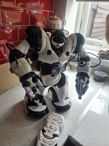 Wowwee robosapien black - wowwee, white