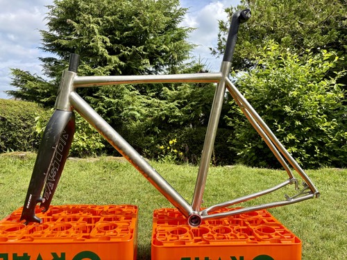 Albannach titanium gravel - titanium,