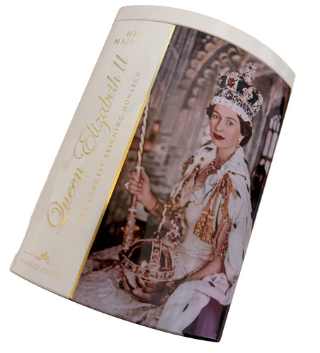 Her majesty queen - her,