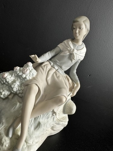 Lladro porcelain figurine - lladro,