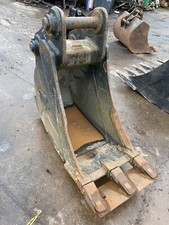 JCB 530MM DIGGING BUCKET,PIN