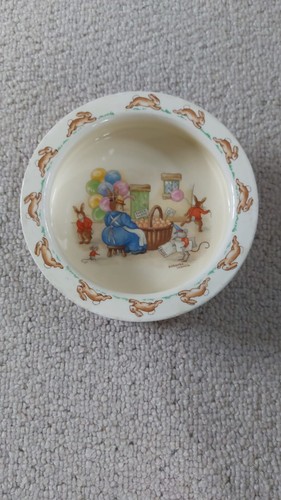 Royal doulton bunnykins round - doulton,